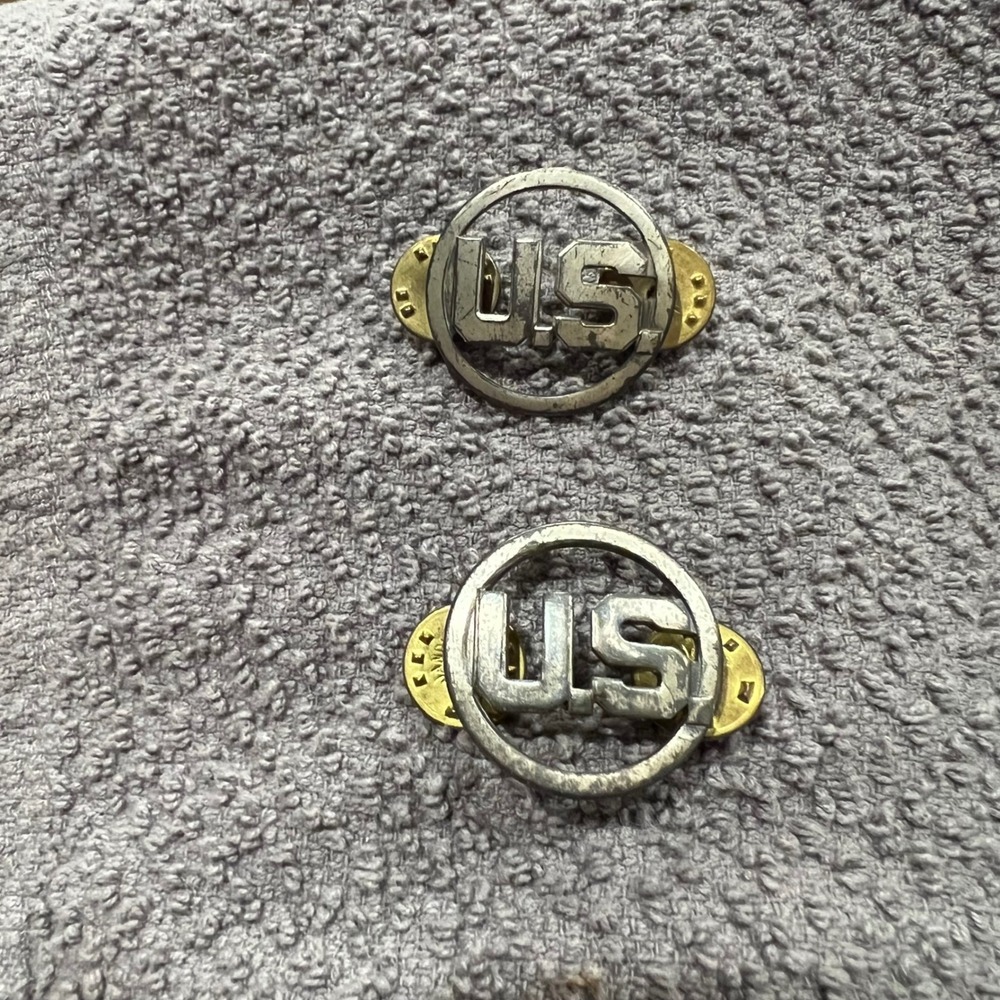 Vintage US Army‎ Enlisted Collar Disks Insignia Pair Silver Tone Metal Pins